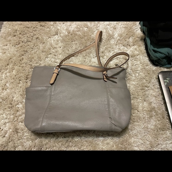 Well loved Michael kors tote - Picture 4 of 6